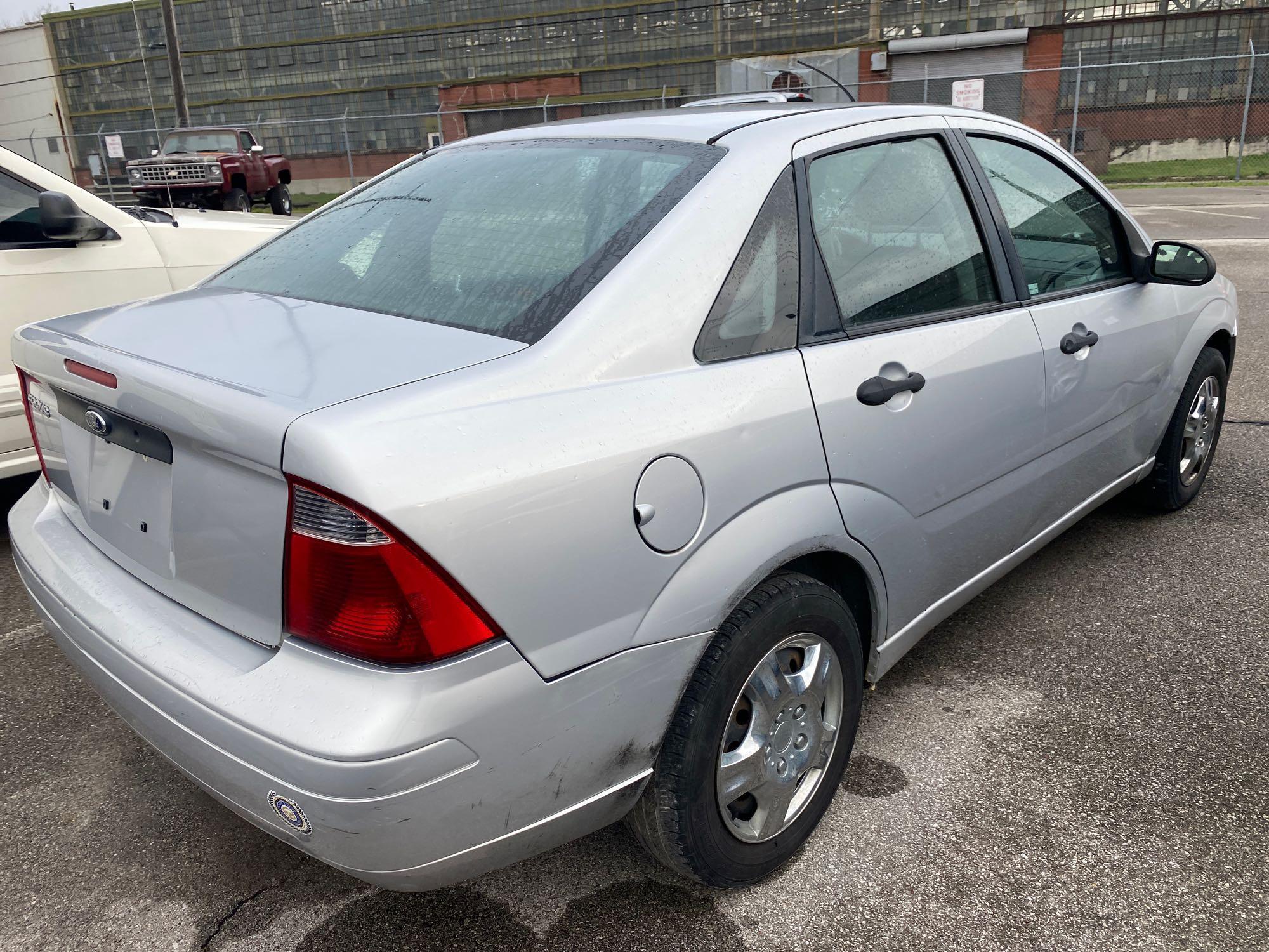 2007 Grey Ford Focus