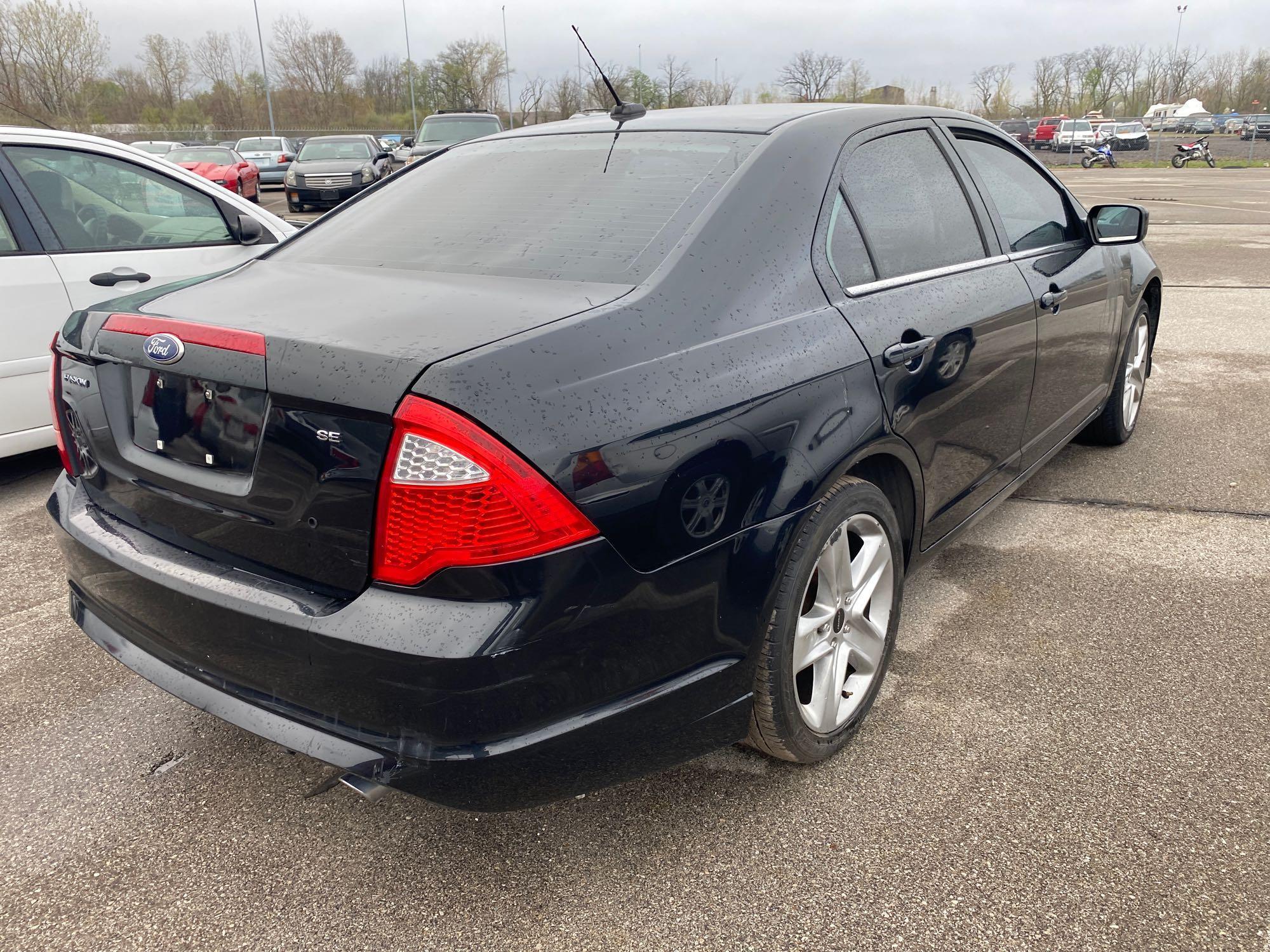 2010 Black Ford Fusion