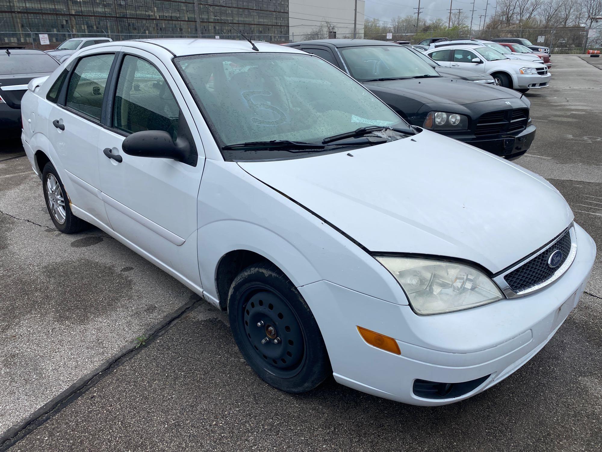 2006 White Ford Focus