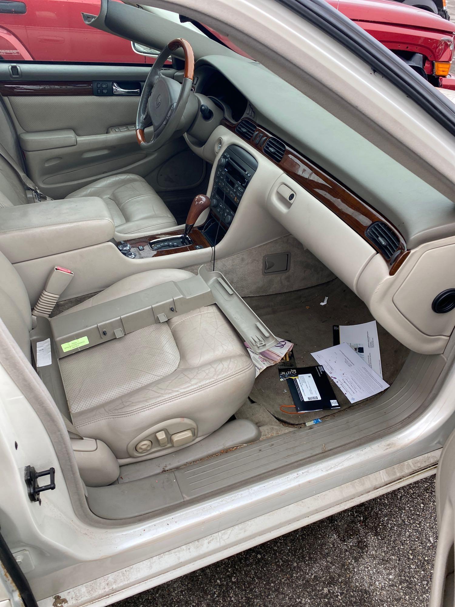 2001 White Cadillac Seville