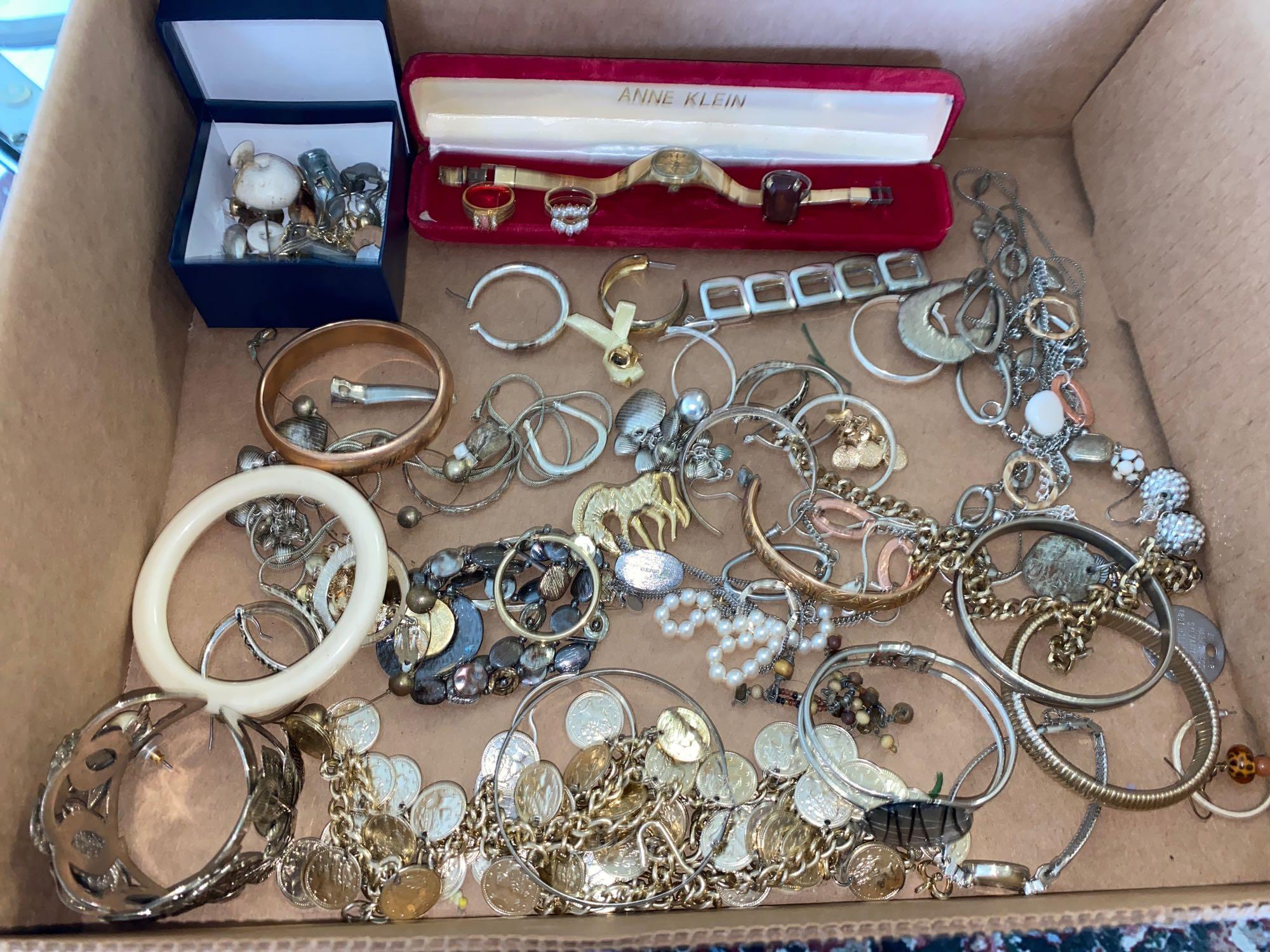 LR- Lot of Jewelry