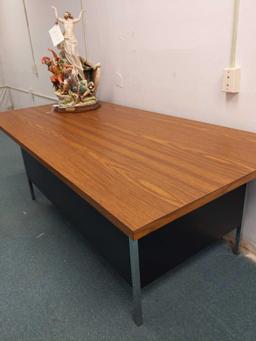 RC1- Formica Top Metal Desk