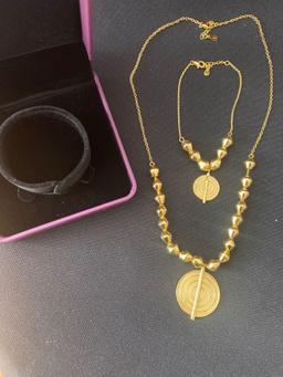 Vivir World African Grace Collection Gold Bracelet and Gold Necklace