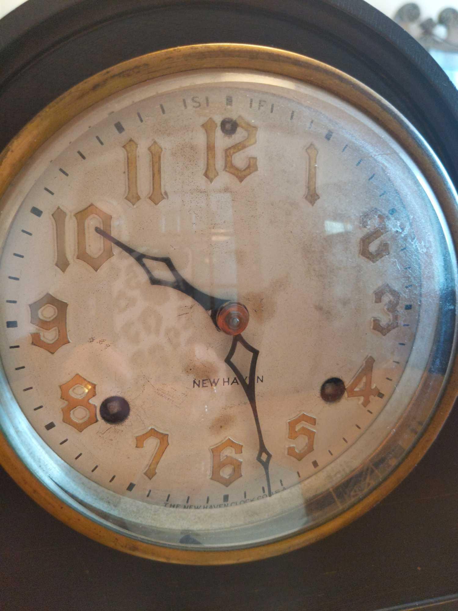 D- Antique New Haven Mantle Clock