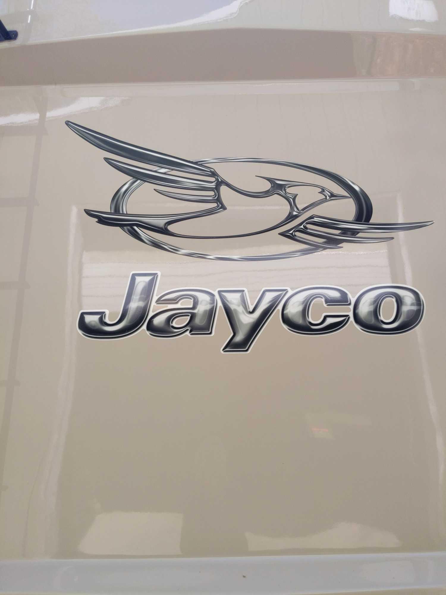 O- 2015 38' Jayco Pinnacle 38FLFS, 5th Wheel Trailer