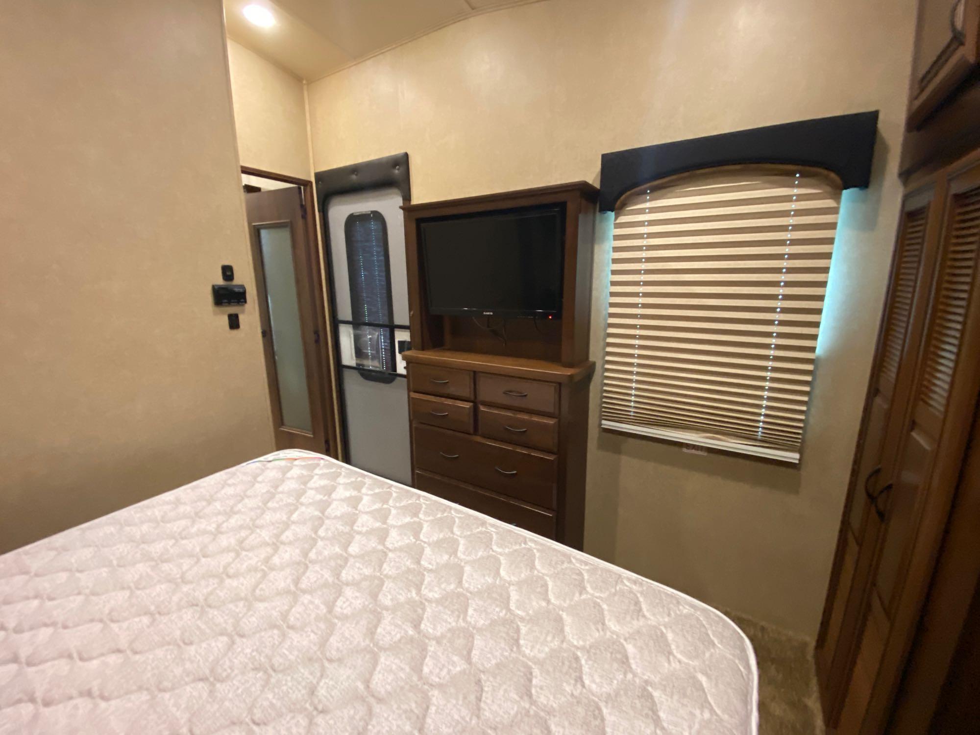 O- 2015 38' Jayco Pinnacle 38FLFS, 5th Wheel Trailer