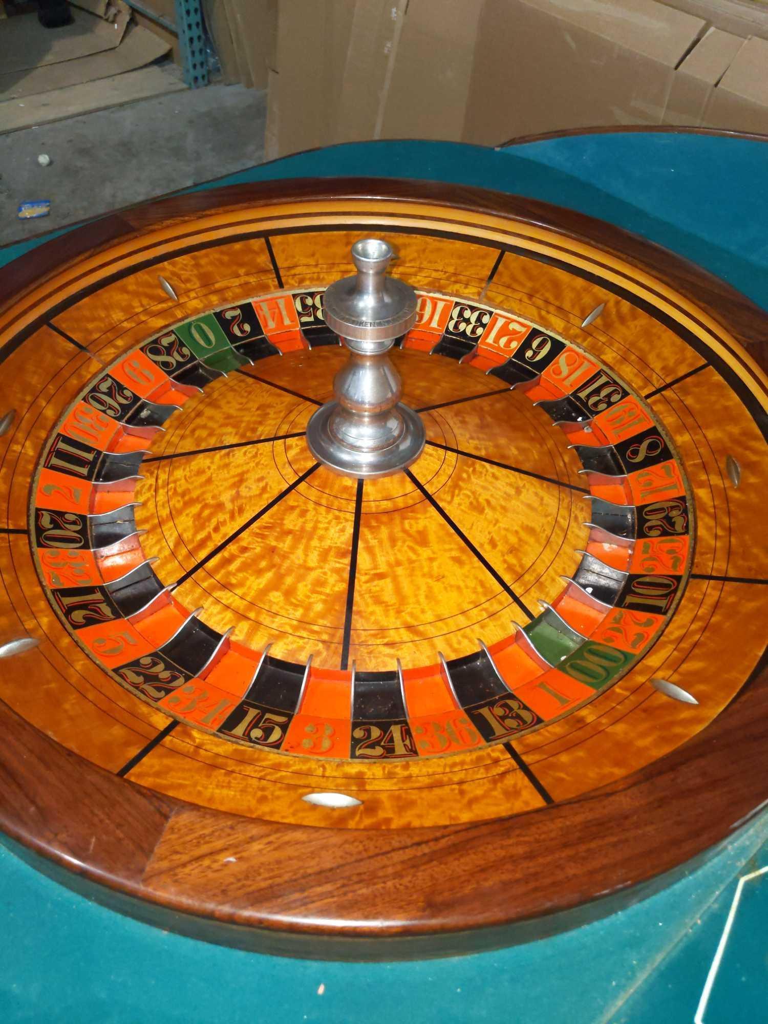 S- Ace Sport Wks, Inc. Reguation Size Roulette Table