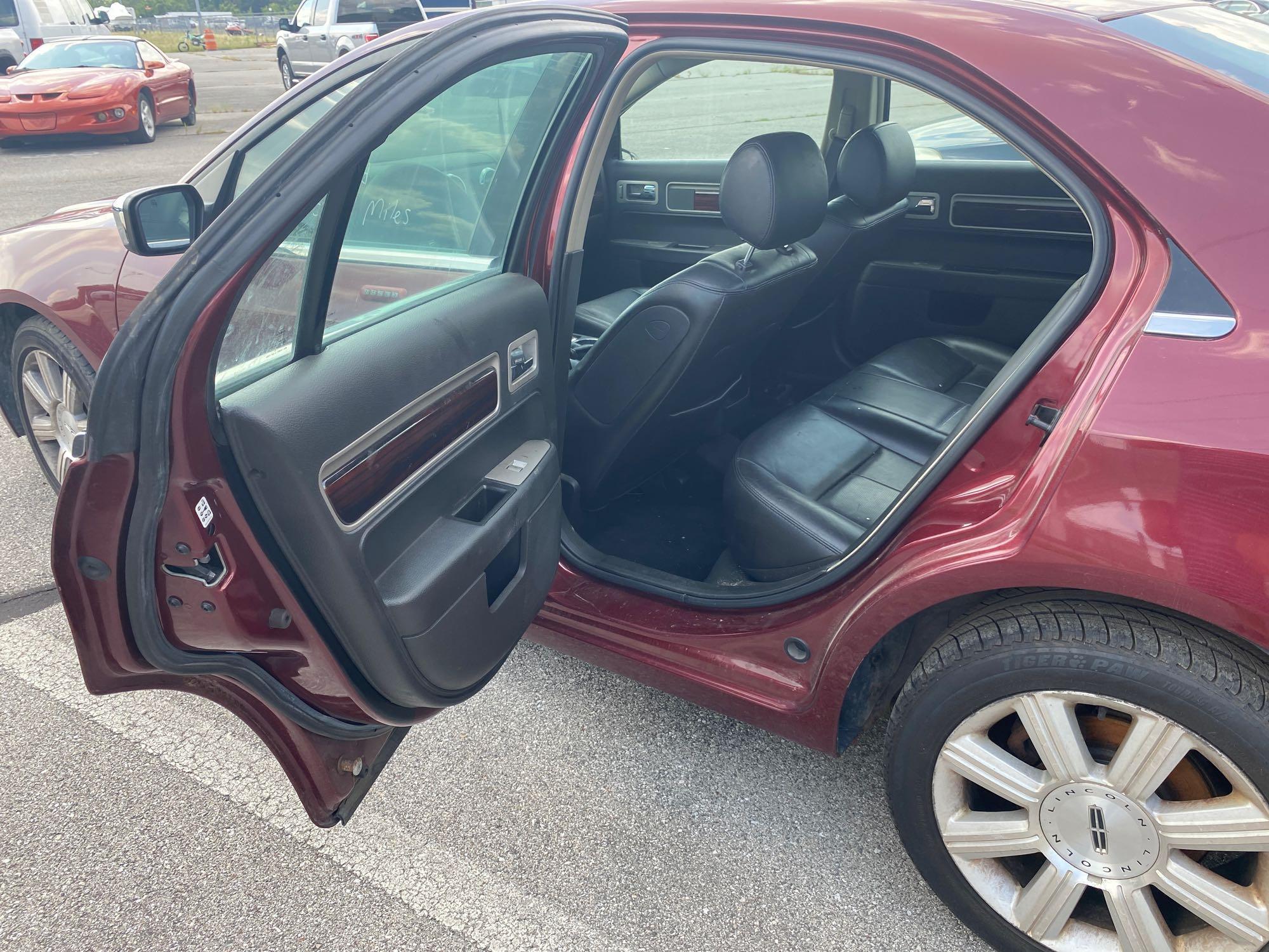 2007 Maroon Lincoln MKZ