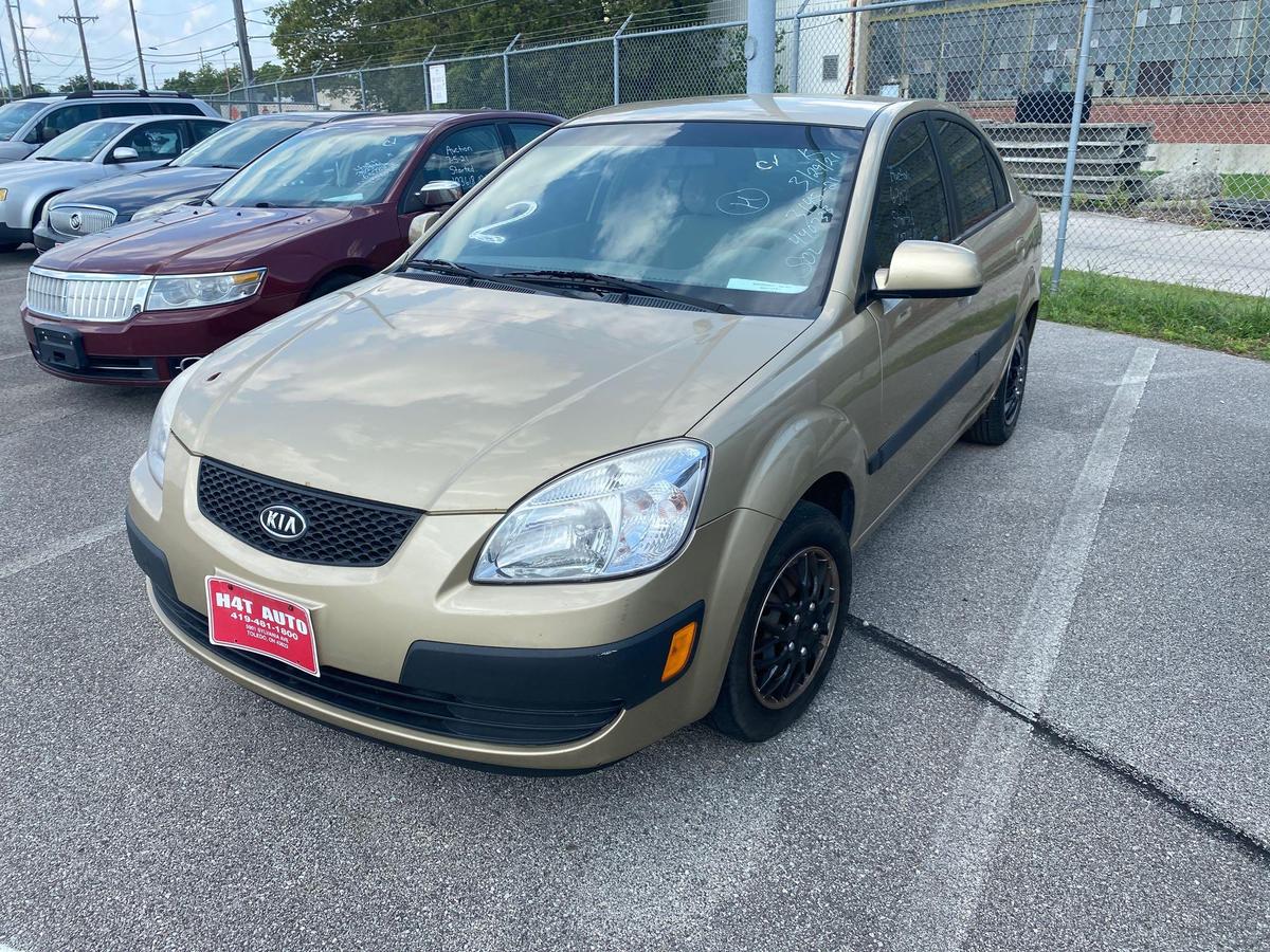 2009 Gold Kia Rio