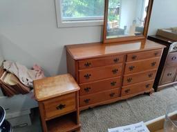 G1- (4) Piece Kling's Maple Full Size Bedroom Set