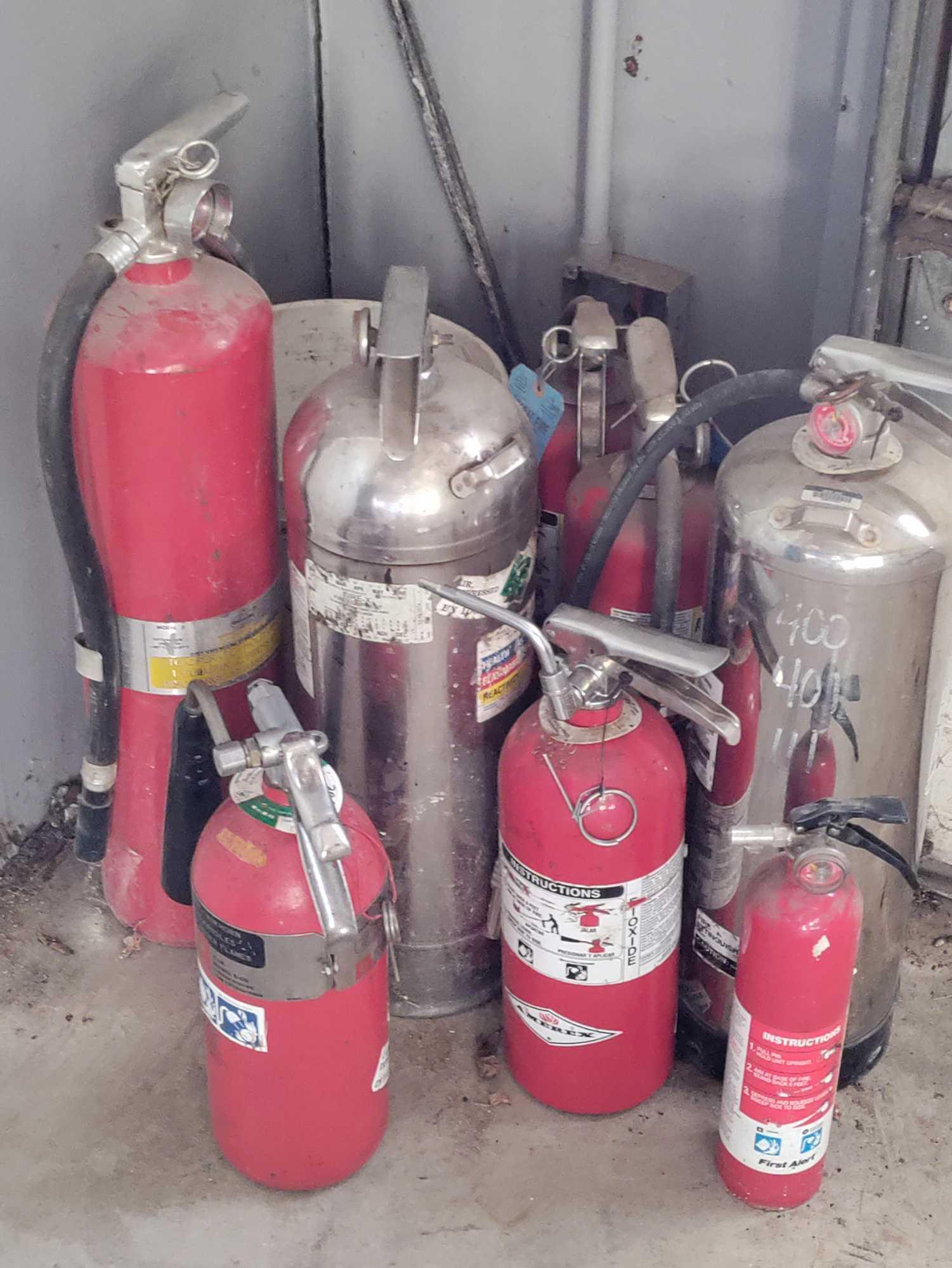 Bay 1 (B1)-Fire extinguishers