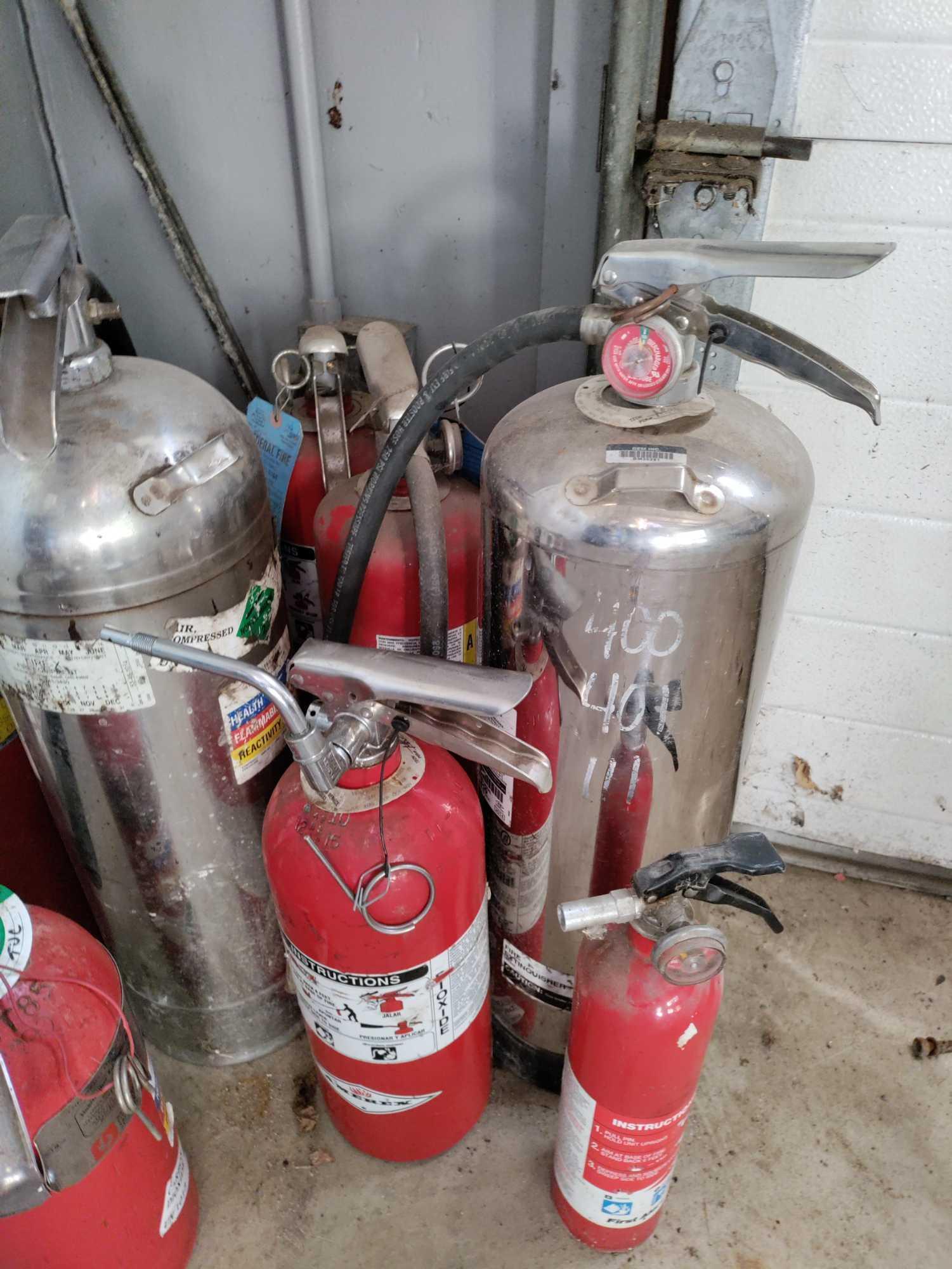 Bay 1 (B1)-Fire extinguishers