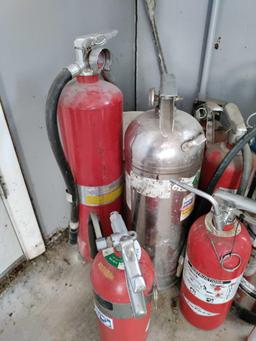 Bay 1 (B1)-Fire extinguishers