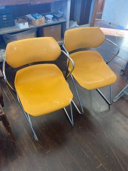 MR-(3) Chairs