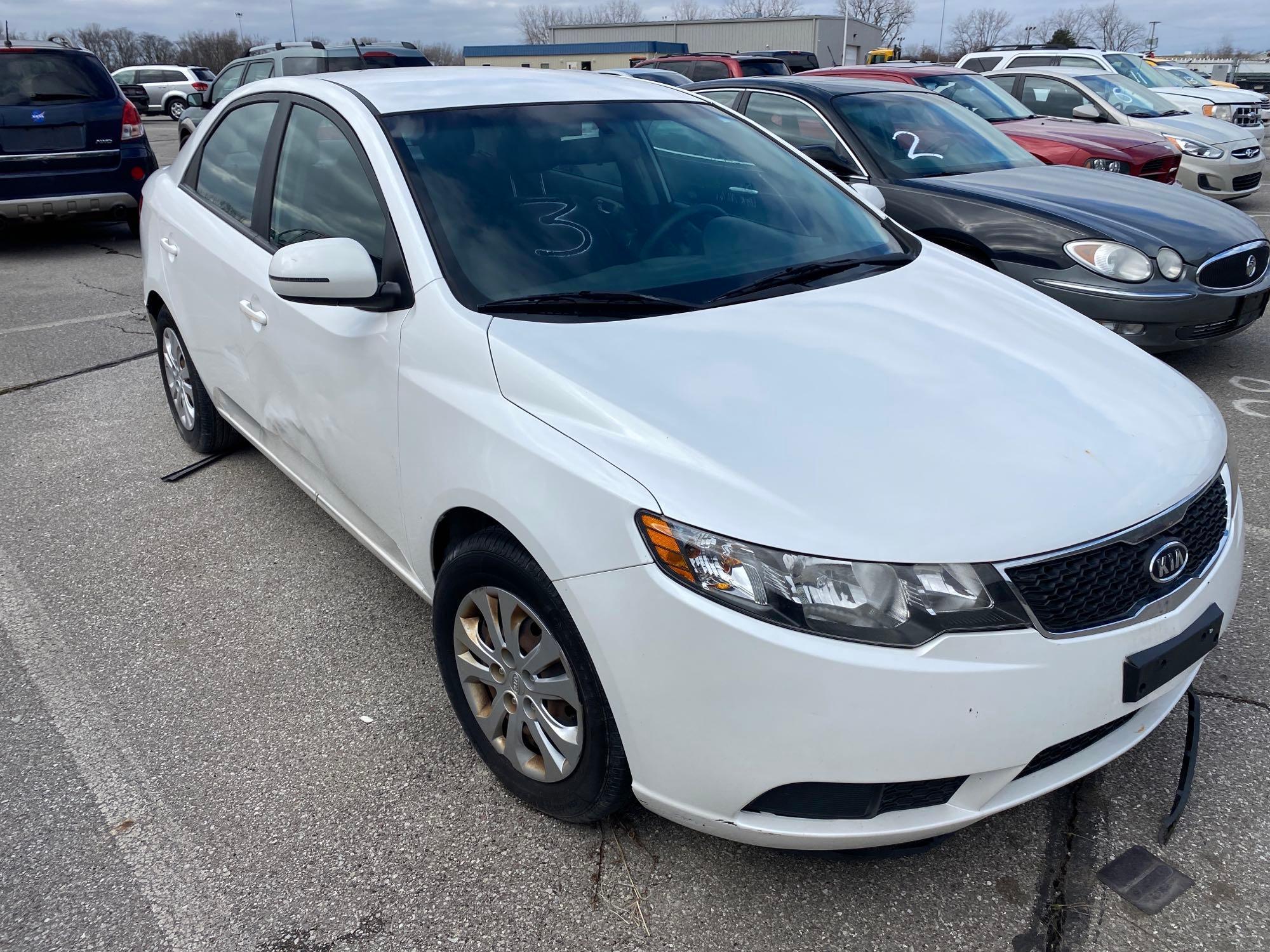 2013 White Kia Forte