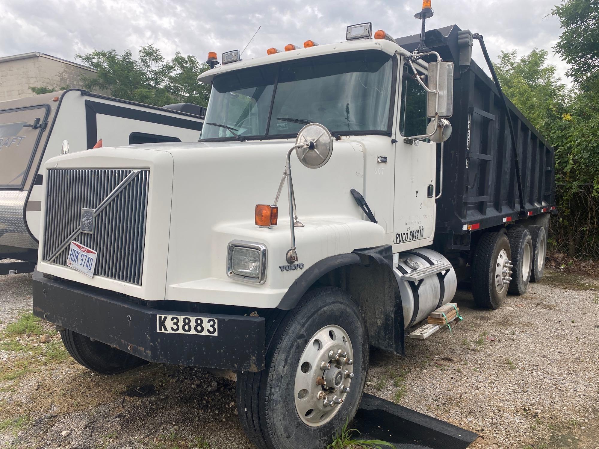 1999 White Volvo Dump Truck