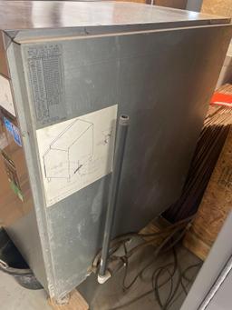 B1 R1- Manitowoc Ice Machine