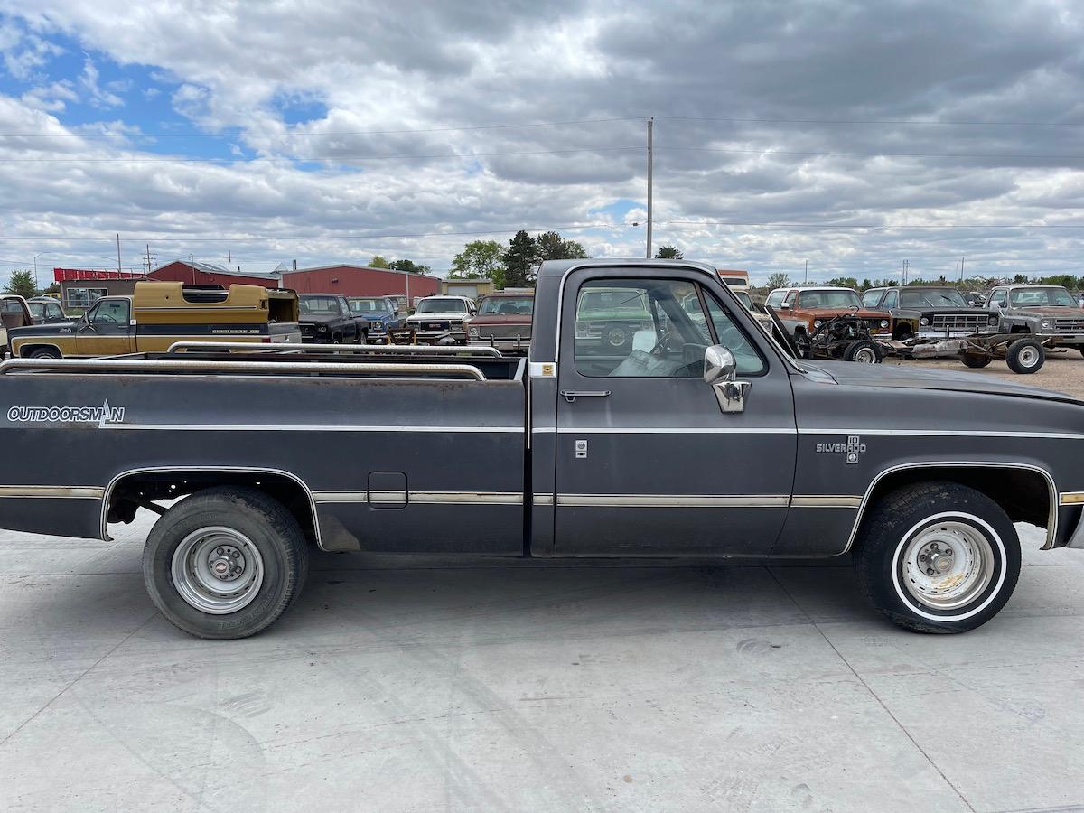 1985 Chevrolet Silverado C10 Outdoorsman