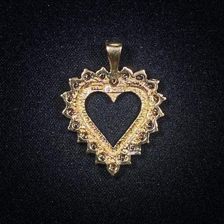 2 DWT 10 KT Gold Heart Pendant w/ Dimd Lining