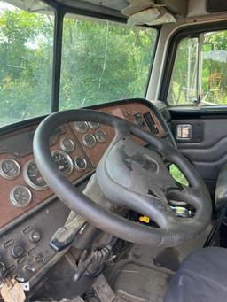 2004 Peterbilt rollback truck