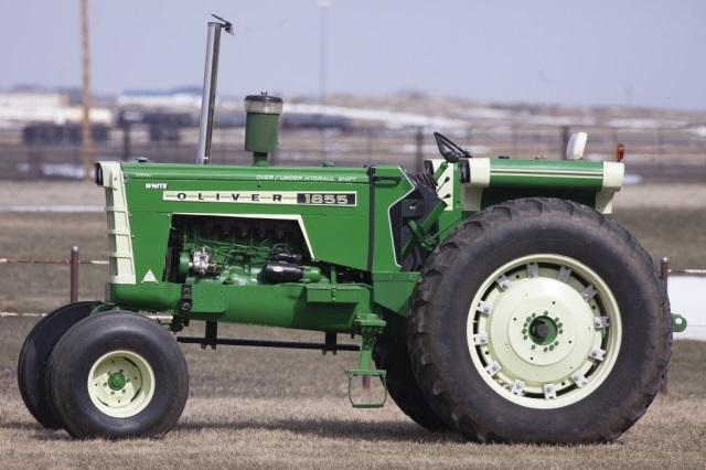 Oliver 1855 Diesel (SN 255-741-685) Restored to Perfection!  3-speed Hydraul,   3-point, 2-PTO's, Du