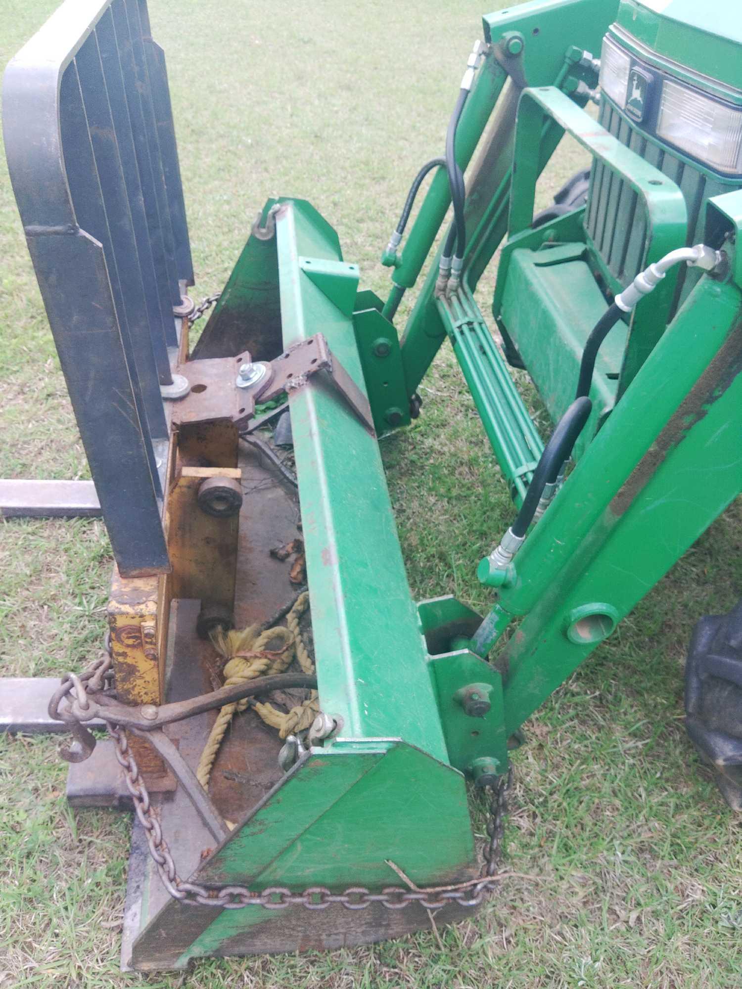 John Deere 1070 4wd tractor with loader