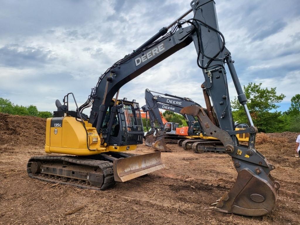 2018 Deere 135G Excavator