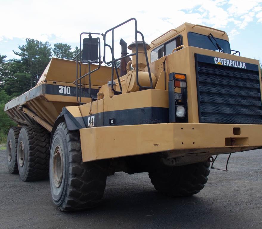 1992 CAT D400D Articulated End Dump Truck