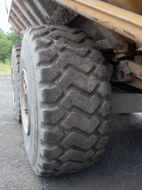 1992 CAT D400D Articulated End Dump Truck