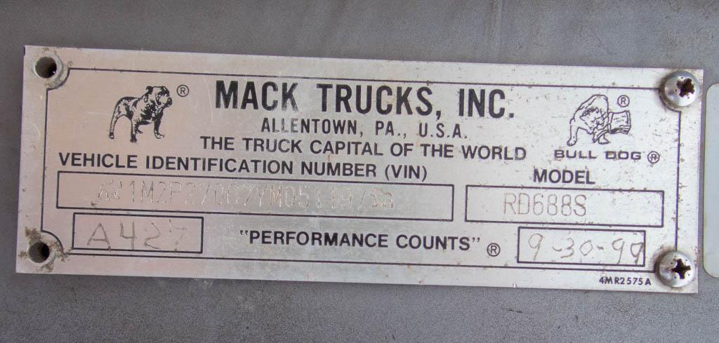 2000 MACK RD688S Rolloff Truck