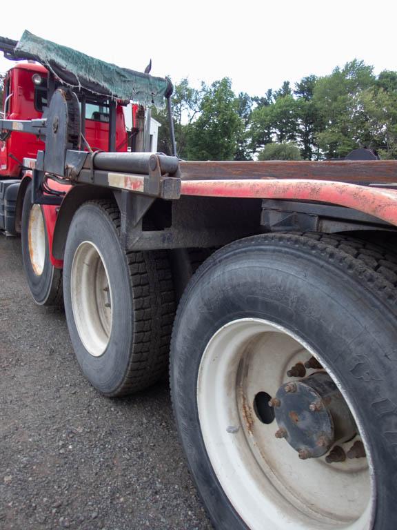 2000 MACK RD688S Rolloff Truck