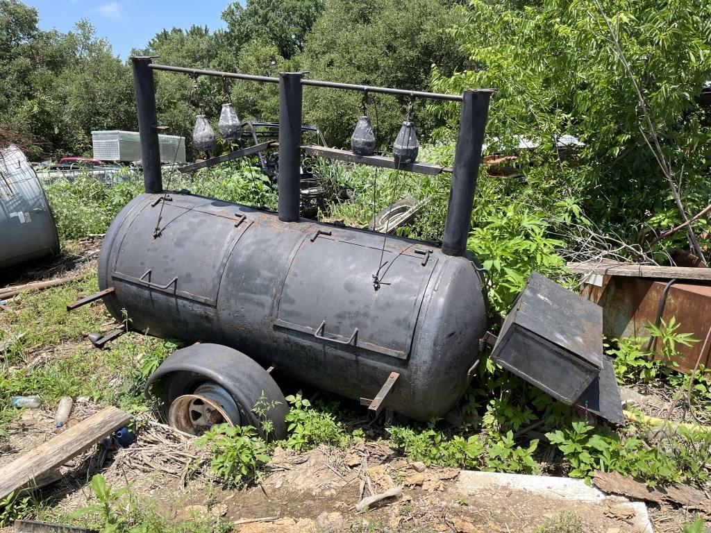 BBQ Pit/Smoker on Trailer