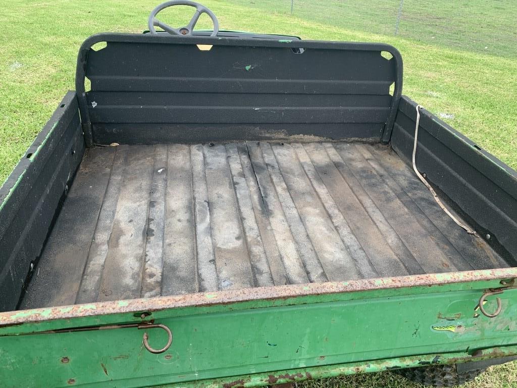 John Deere Turf Gator 4x2