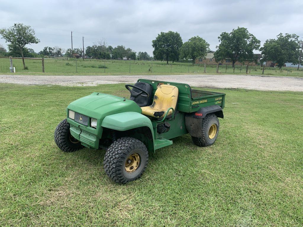 John Deere Turf Gator 4x2