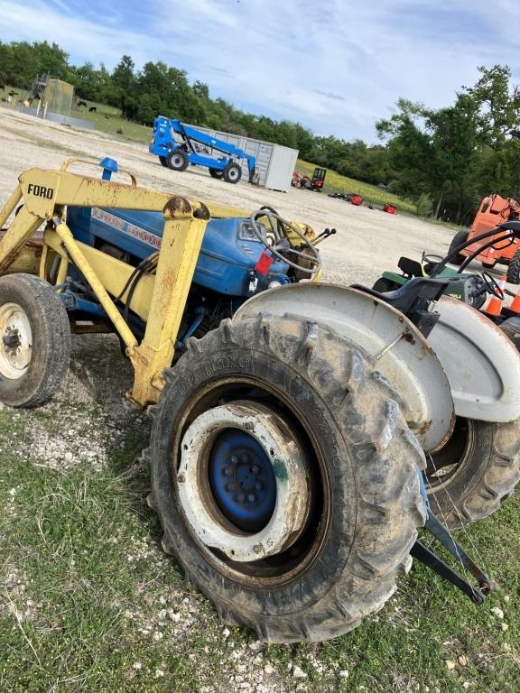 Ford 3000 Tractor with Loader