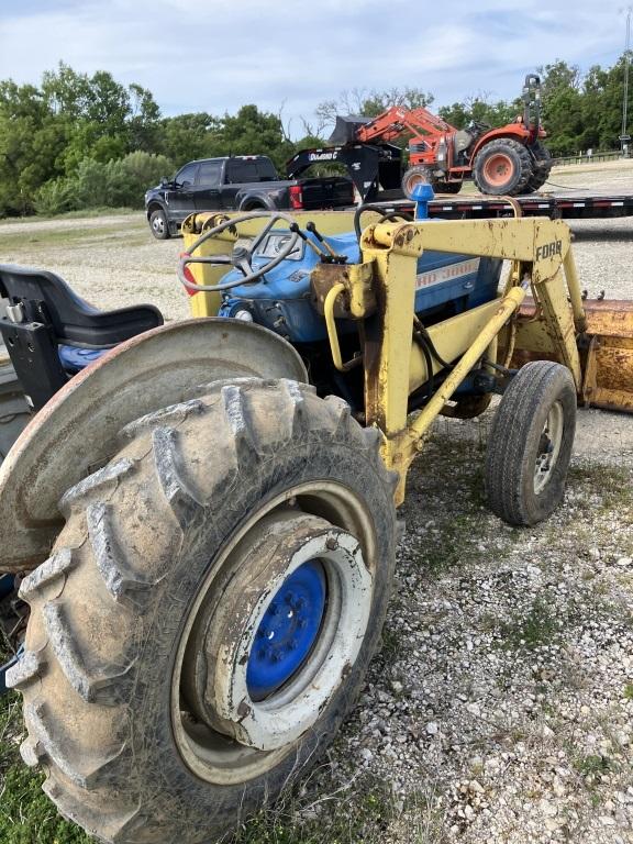 Ford 3000 Tractor with Loader