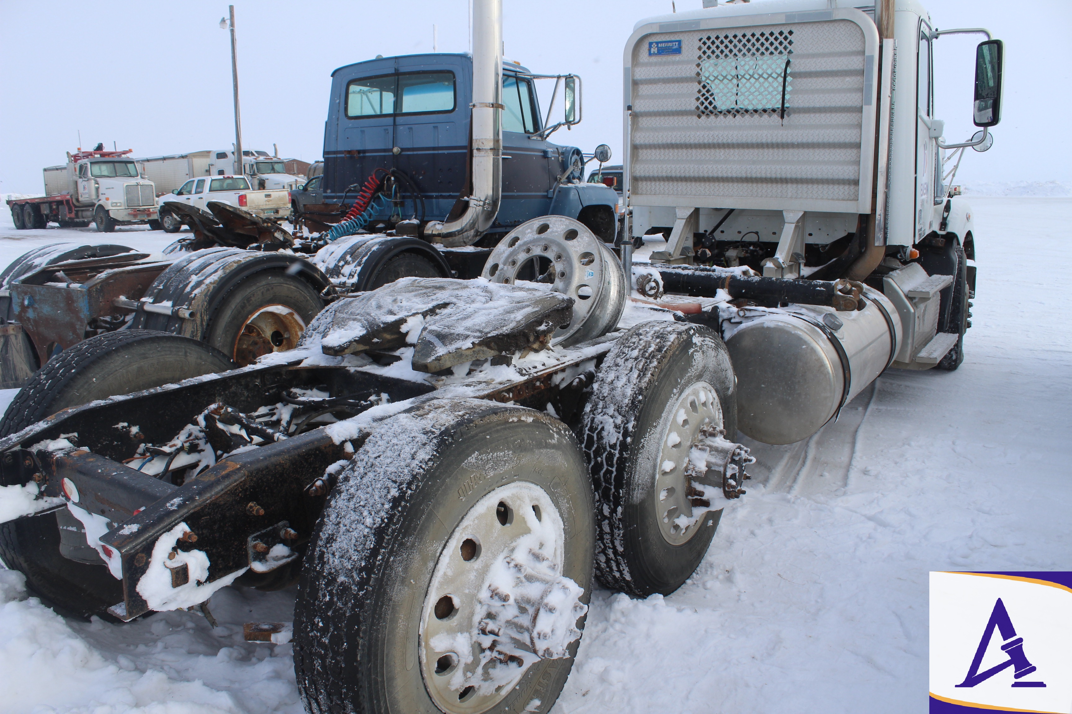 2013 Freightliner Coronado T/A Hual Truck - Detroit DD13 Diesel Eaton Fuller FR-15210B Transmission