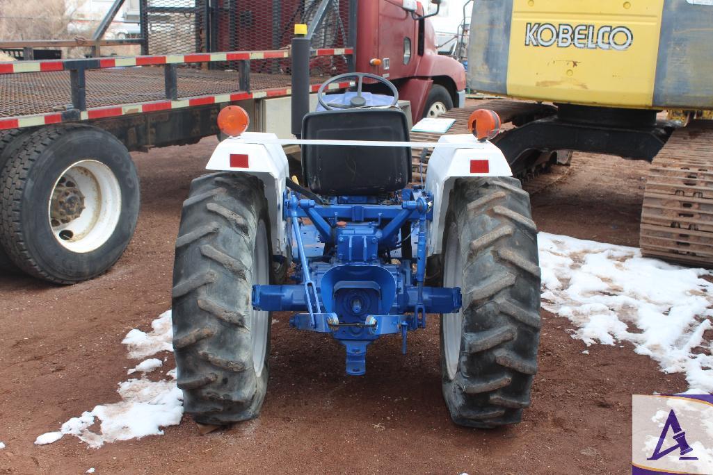 New Holland 1715 4X4 Tractor