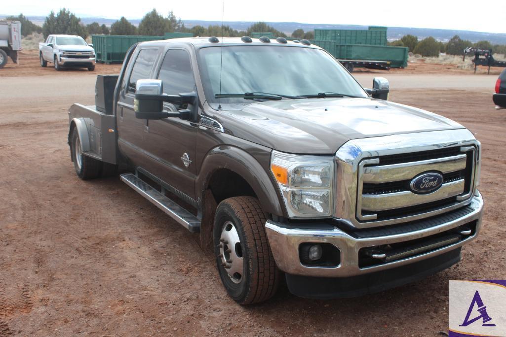 2015 Ford F350 4X4 Flatbed Pickup Truck