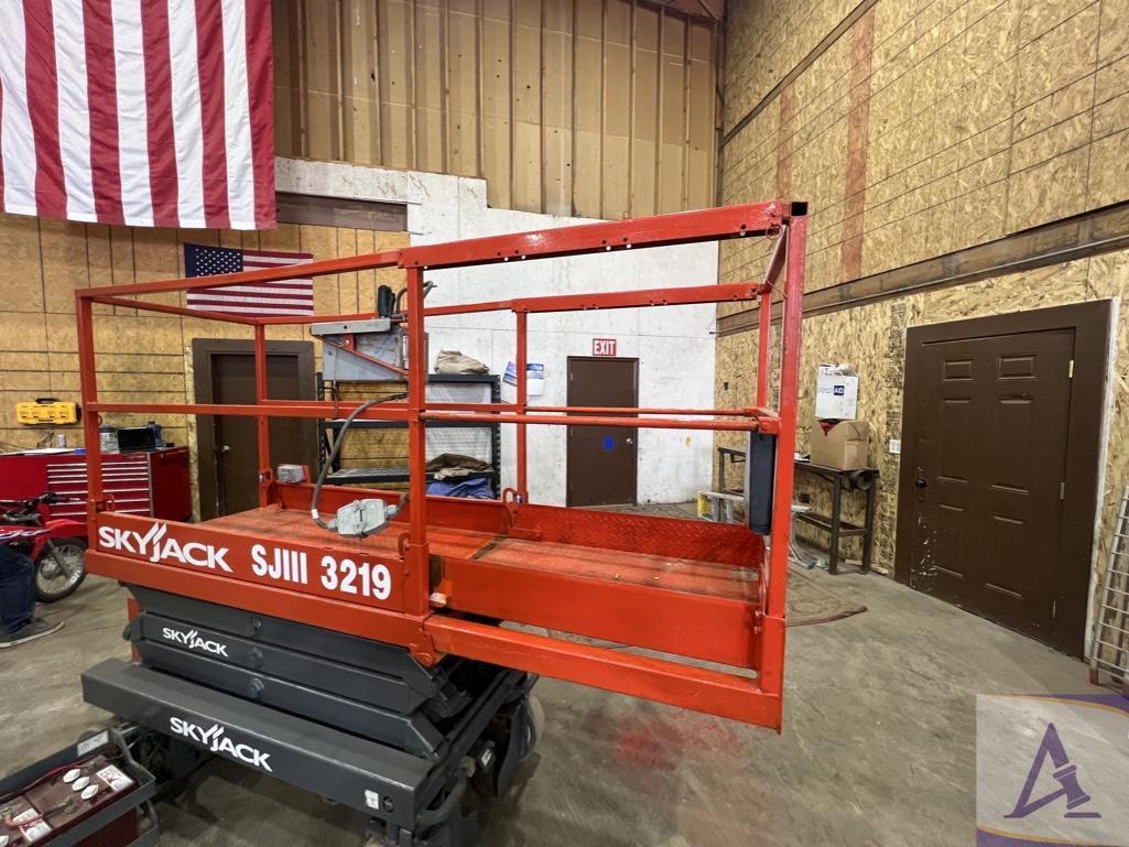 2018 Sky Jack 3219 Scissorlift