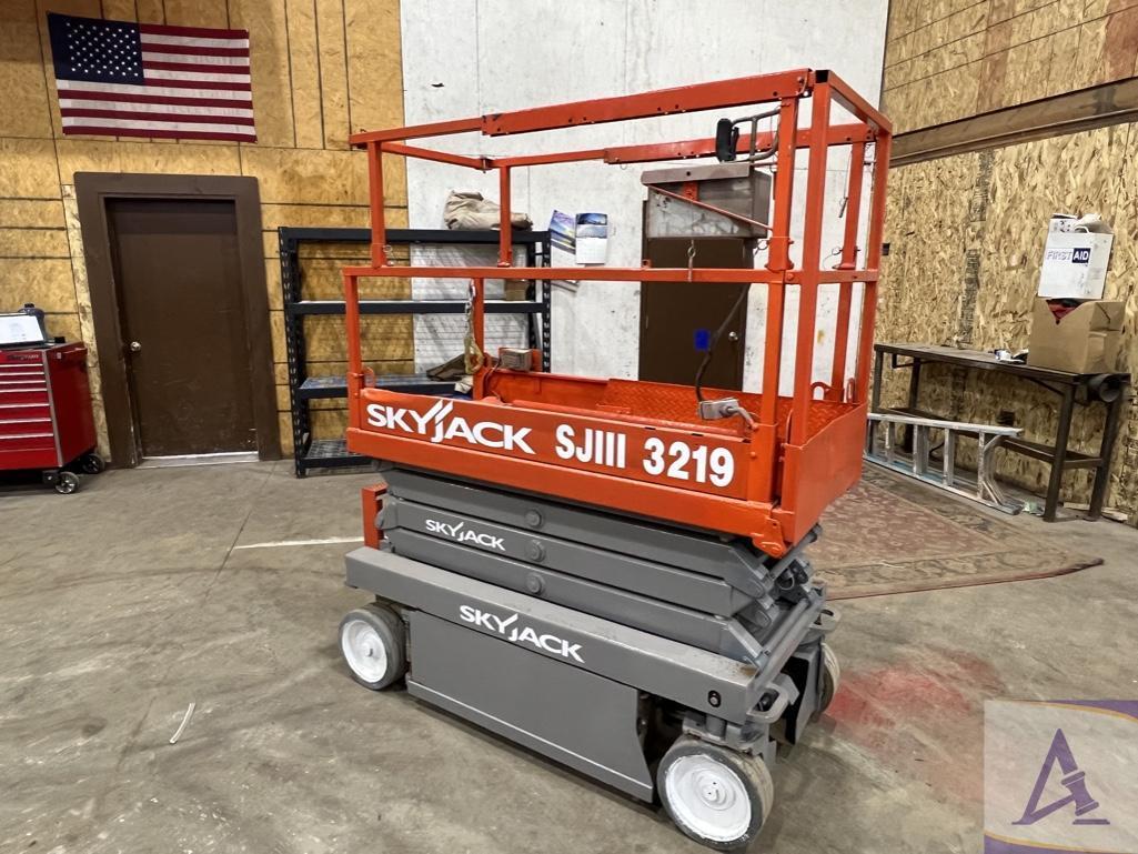 2018 Sky Jack 3219 Scissorlift