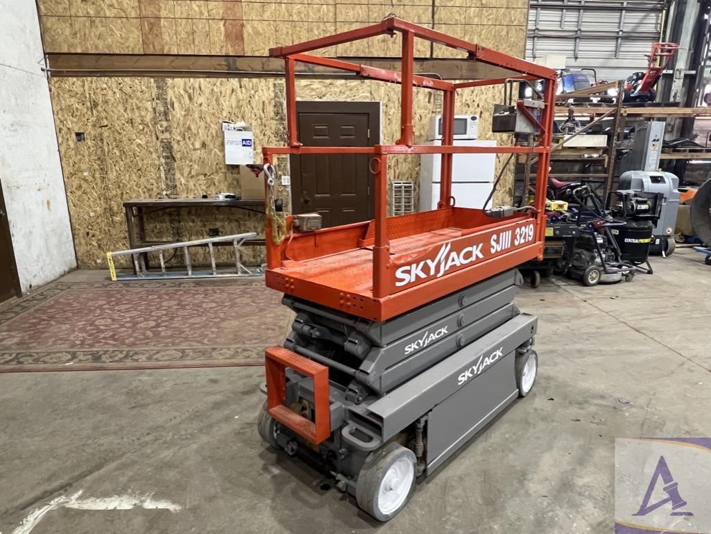 2018 Sky Jack 3219 Scissorlift