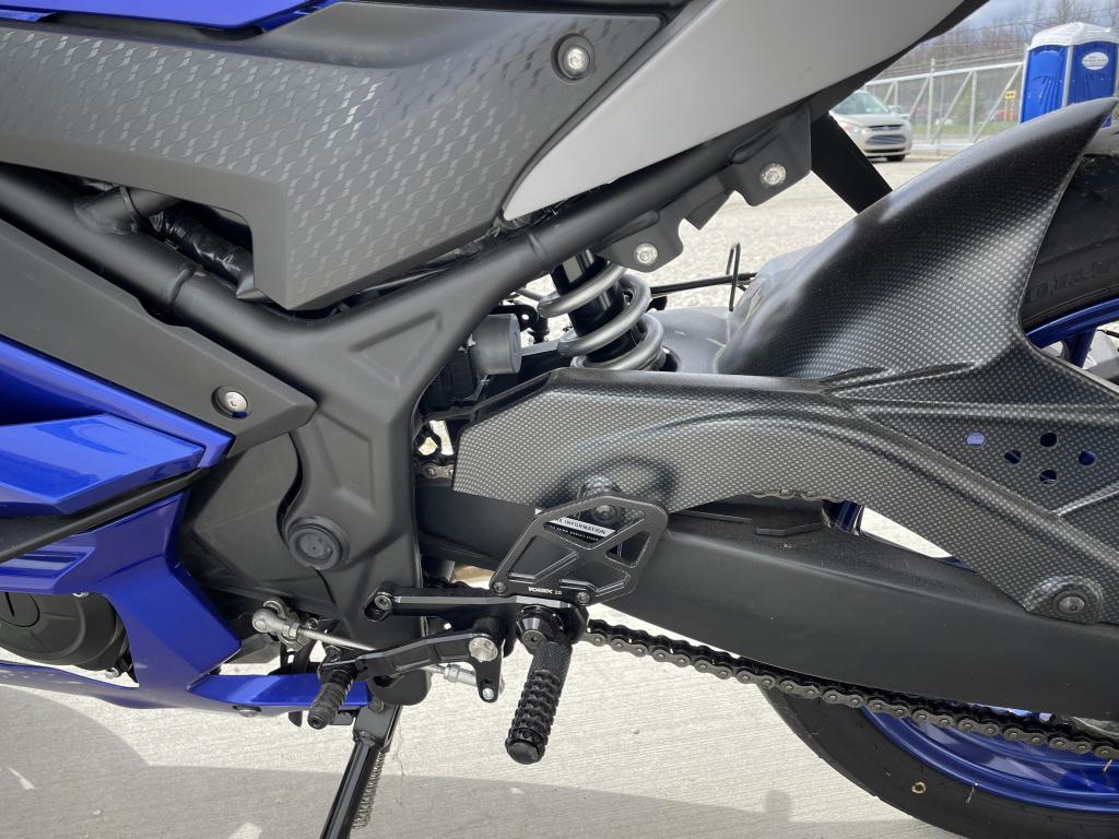 2020 YAMAHA YZF-R3. VIN: MH3RH18Y7LK004332. MILEAGE: 5,453.