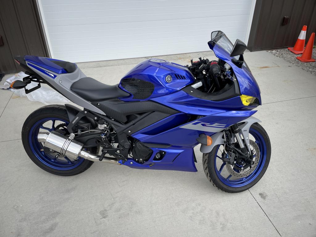 2020 YAMAHA YZF-R3. VIN: MH3RH18Y7LK004332. MILEAGE: 5,453.