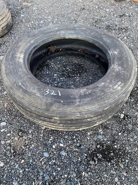 255/75 R22.5 Tire