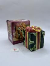 Ceramic gift bag salt and pepper shaker set with original box