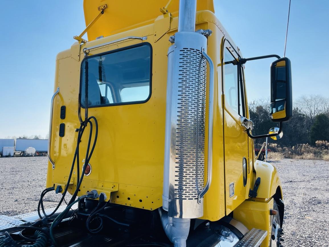 2005 FREIGHTLINER Columbia T/A Truck Tractor