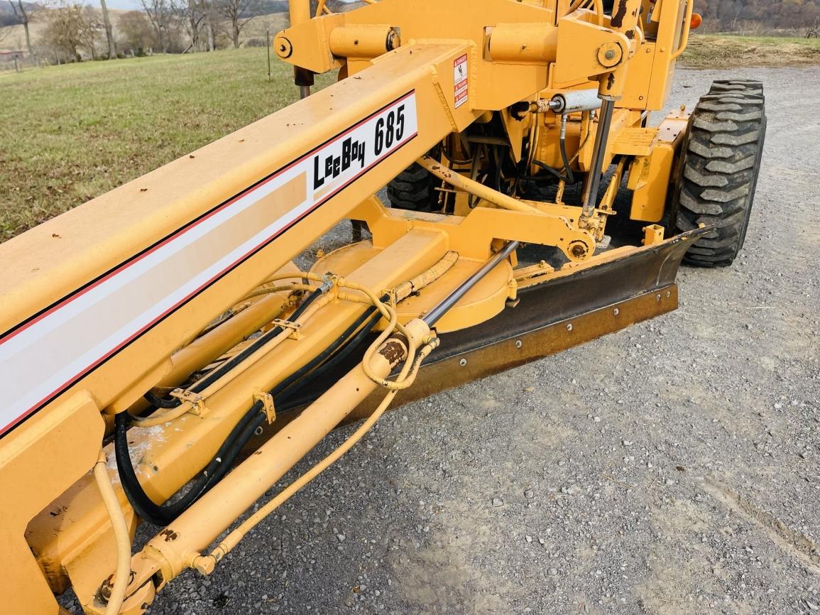 1999 LeeBoy 685 Motor Grader