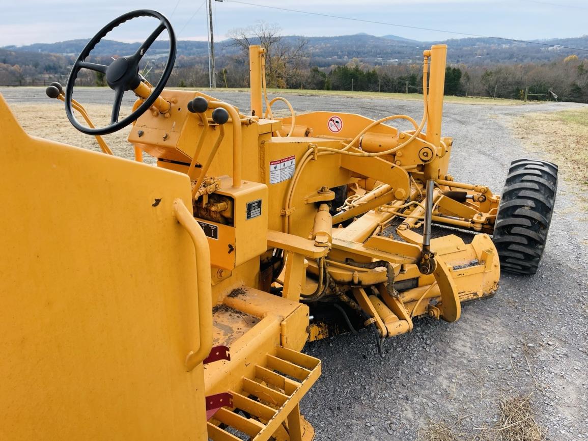 1999 LeeBoy 685 Motor Grader