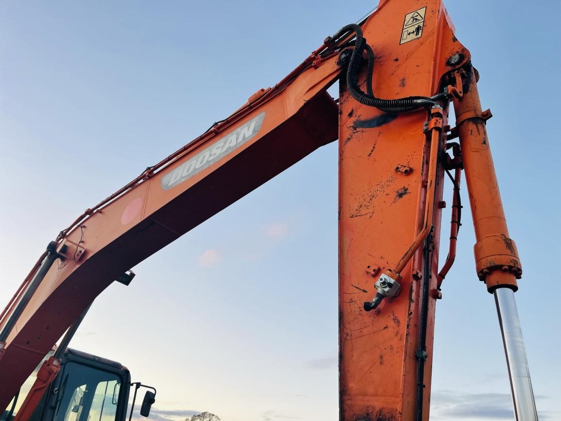 2014 Doosan DX225LC-3 Hydraulic Excavator